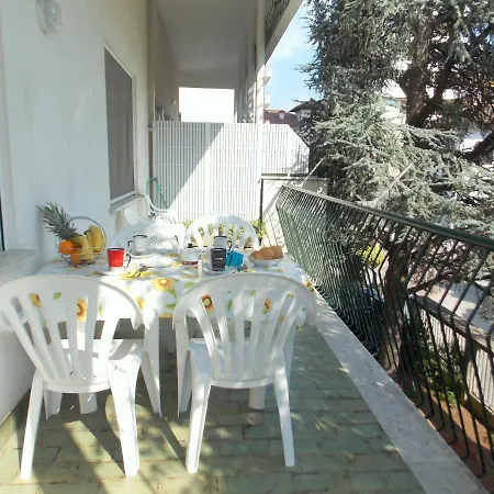 Villa Verdi Apartments Grado Exterior foto